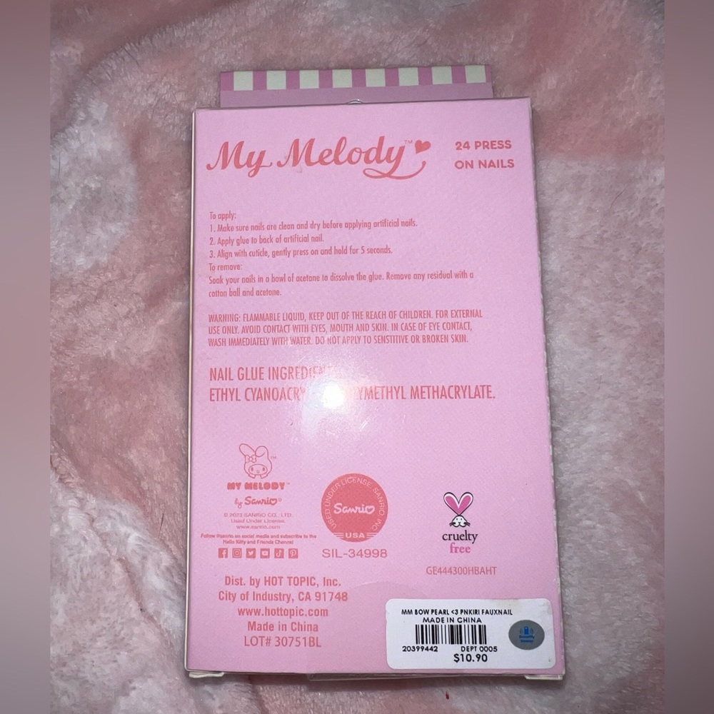 🎀💖 My Melody Sweet Society Pink Jeweled Faux Nail Set NWT 💖🎀 Hot Topic - Picture 3 of 4